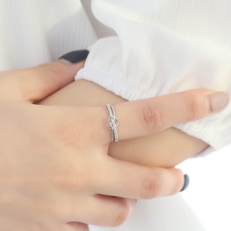 Single-row Diamond Knotted Ring